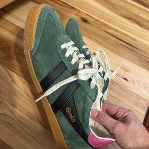 Women’s size 9 Goła sneakers 
These are soooo comfortable!!